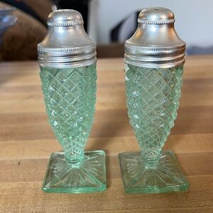 Rare hocking green miss america Glass Salt and Pepper Shakers